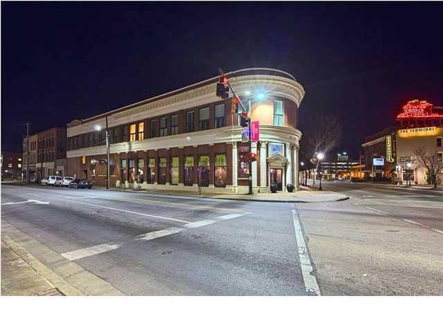 Exterior Night View Commercial Rental Chattanooga - W Rondon construction LLC
