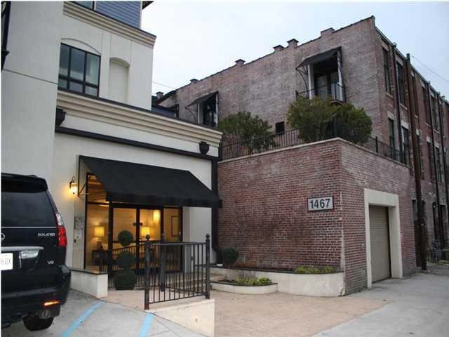 Exterior Entrance Commercial Rental Chattanooga - W Rondon construction LLC