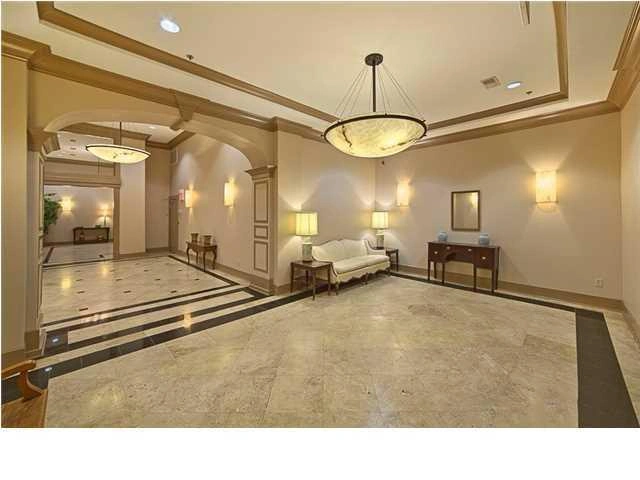 Interior Commercial Rental Lobby Chattanooga - W Rondon construction LLC